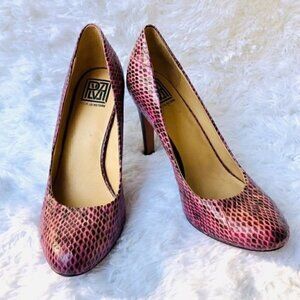 Pour La Victorie Heels 9 Pumps Haya Snake Print Pumps Fuschia Party Vacation